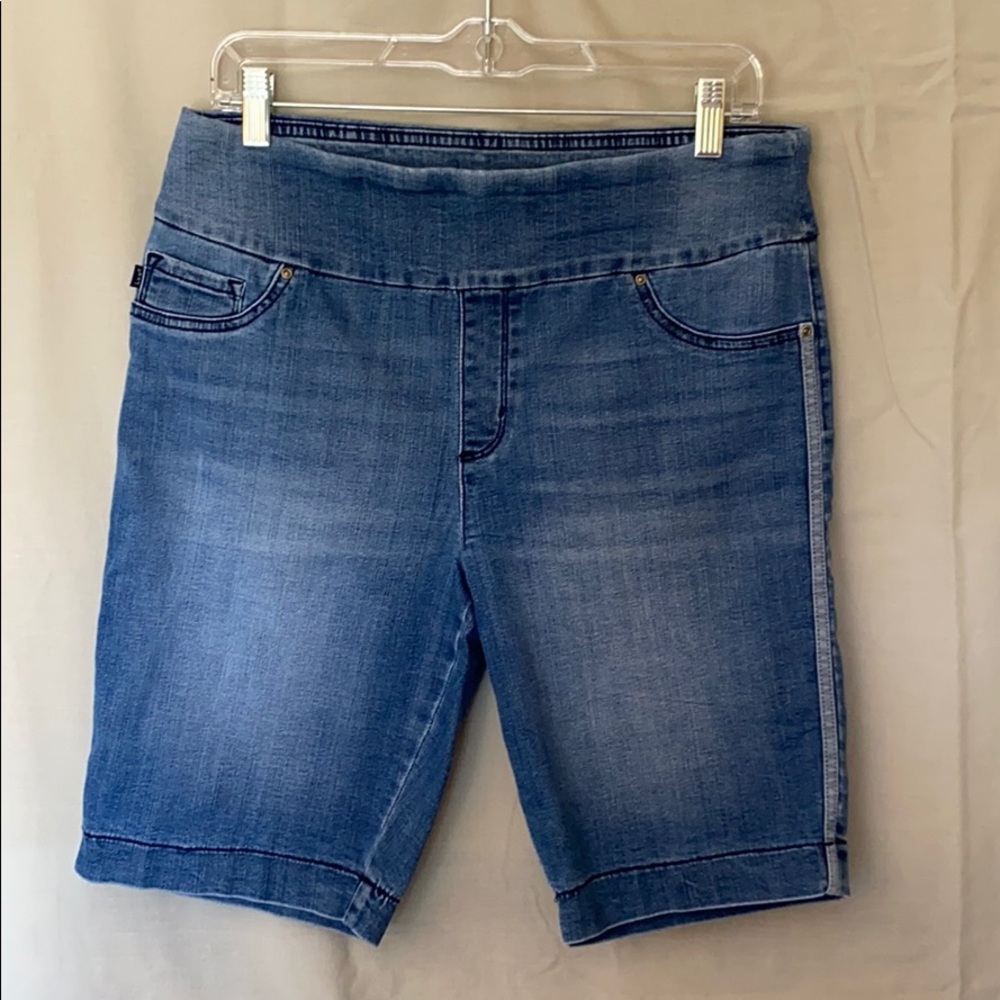 Lee Slim Fit Sculpting Mid Rise Jean Shorts size12